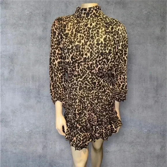 Women’s Chic Leopard Print Smocked Mini Dress size Small - Picture 1 of 11